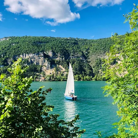 Lumineux, Centre-Ville D'Oyonnax, A 2 Pas Des Lacs Exterior photo