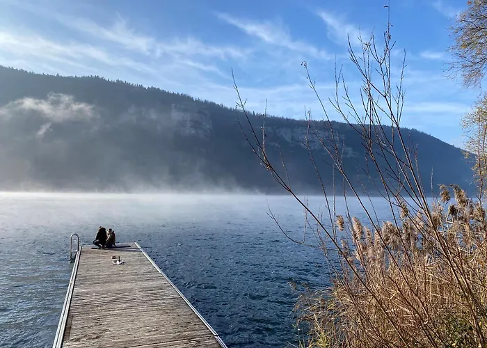 Lumineux, Centre-Ville D\'Oyonnax, A 2 Pas Des Lacs