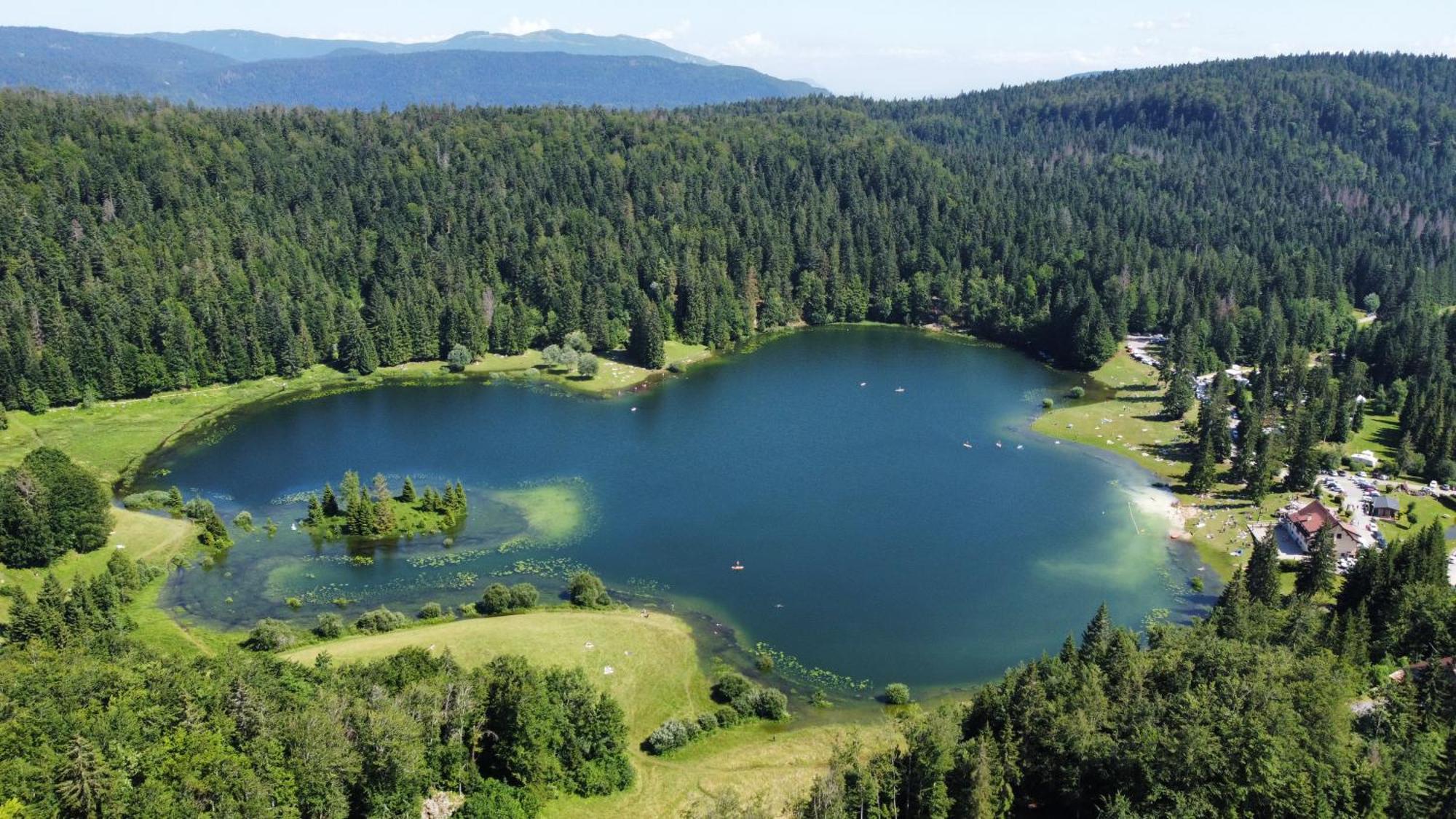 Lumineux, Centre-ville D'oyonnax, A 2 Pas Des Lacs