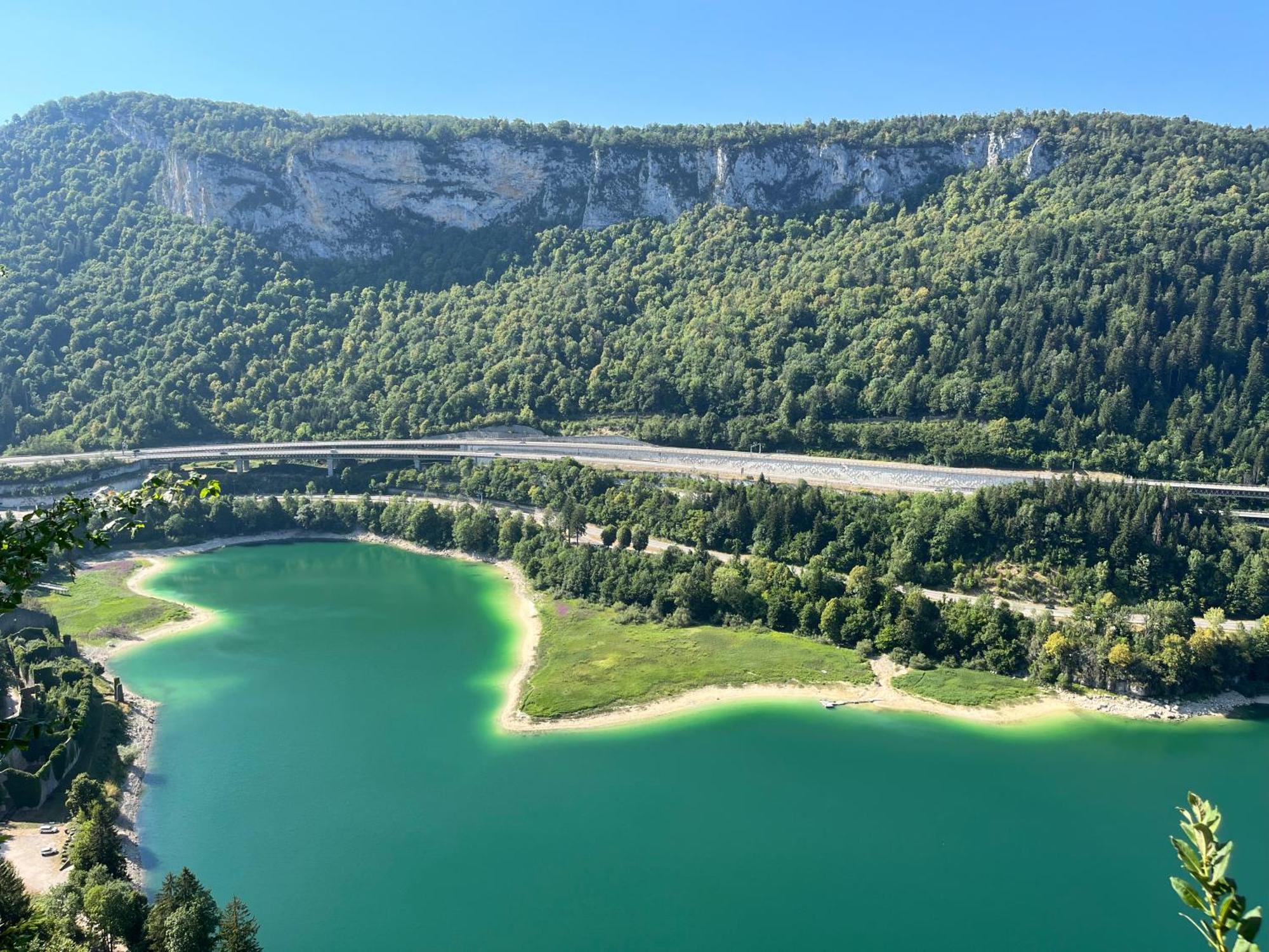 Apartment Lumineux, Centre-ville D'oyonnax, A 2 Pas Des Lacs *